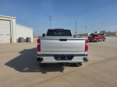 Used 2022 Chevrolet Silverado 2500 High Country AWD/4WD image 4