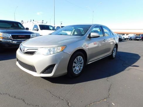 Used 2013 Toyota Camry L image 3