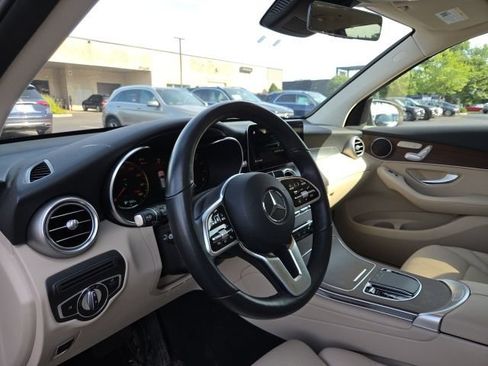 Used 2022 Mercedes-Benz GLC 300 4MATIC image 5