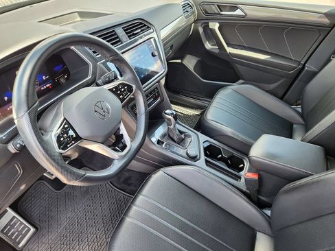 Certified 2022 Volkswagen Tiguan SE R-Line AWD/4WD image 10