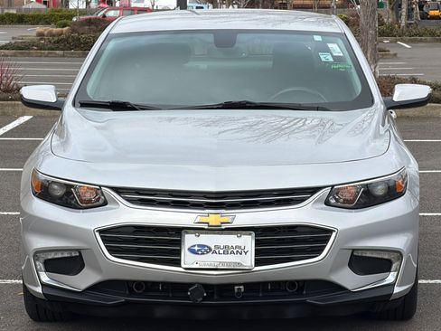 Used 2017 Chevrolet Malibu LT image 9