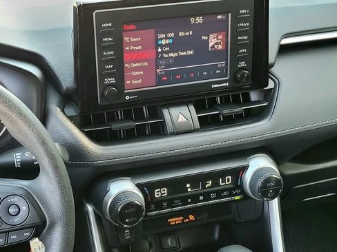 Certified 2022 Toyota RAV4 LE AWD/4WD image 18
