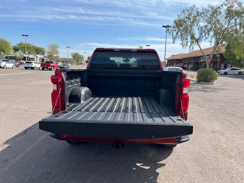 Used 2020 Chevrolet Silverado 1500 Custom w/ Custom Value Package image 12