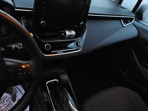 Used 2022 Toyota Corolla LE image 14