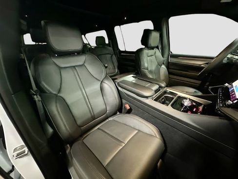 New 2025 Jeep Wagoneer L Series III w/ Quick Order Package 25C Super image 32