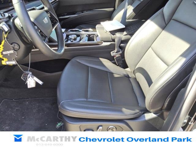 Used 2025 Cadillac Escalade Luxury AWD/4WD image 8