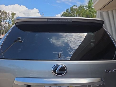 Used 2023 Lexus GX 460 Luxury w/ Accessory Package image 7