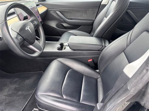 Used 2018 Tesla Model 3 Mid Range image 6