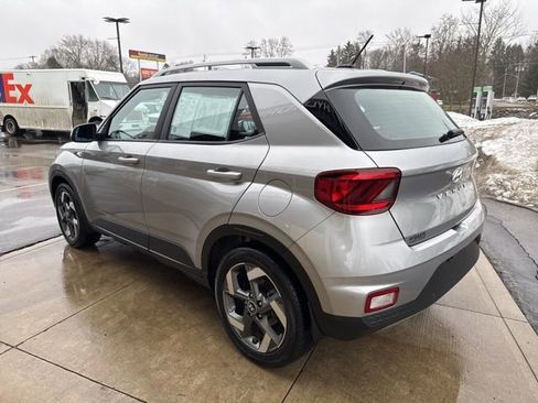 Certified 2023 Hyundai Venue SEL image 16