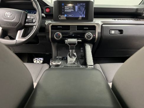 Used 2024 Toyota Tacoma TRD Sport RWD image 40