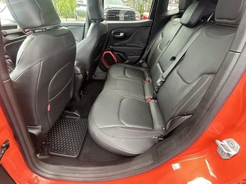 Used 2016 Jeep Renegade Trailhawk w/ Premium Trailhawk Package image 24