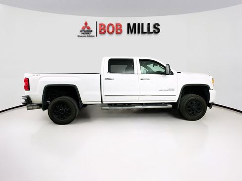 Used 2015 GMC Sierra 3500 Denali w/ Duramax Plus Package image 8