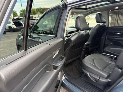 Used 2025 Toyota Grand Highlander AWD image 29