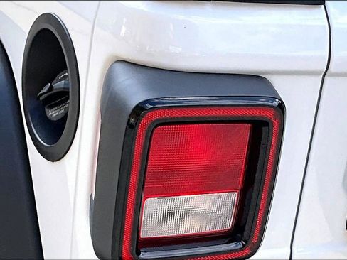 Used 2023 Jeep Wrangler Sport S image 31