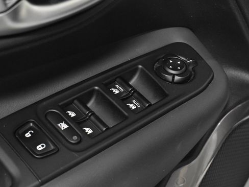 Used 2022 Jeep Renegade Limited AWD/4WD image 13