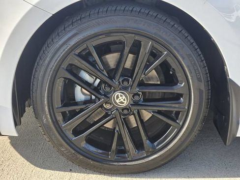 Used 2025 Toyota Camry XLE FWD image 11