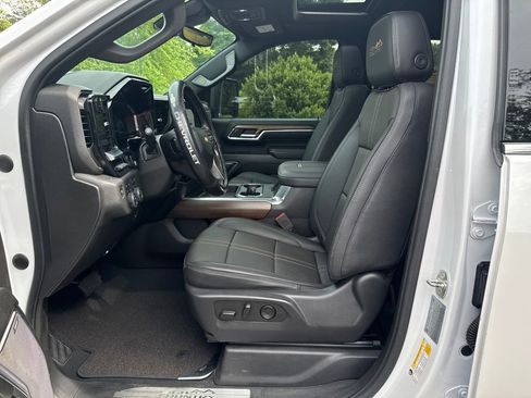 Used 2024 Chevrolet Silverado 2500 High Country w/ High Country Premium Package AWD/4WD image 23