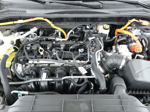 Used 2025 Ford Escape SE image 24