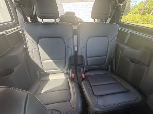 Used 2025 Ford Bronco Badlands AWD/4WD image 10