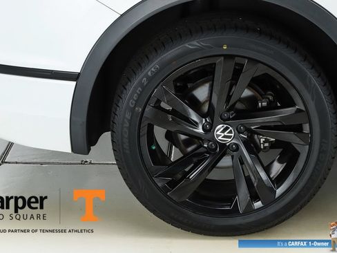 Used 2023 Volkswagen Tiguan SE R-Line FWD image 51