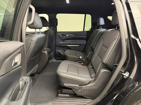 Used 2025 Chevrolet Traverse High Country FWD image 13