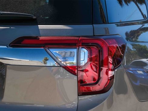 Used 2022 GMC Acadia Denali w/ Denali Ultimate Package image 7