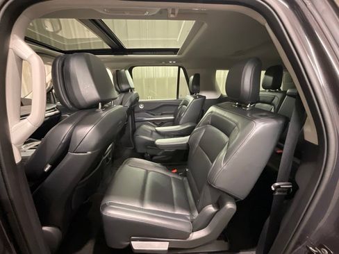 Used 2025 Lincoln Navigator L Reserve AWD/4WD image 18