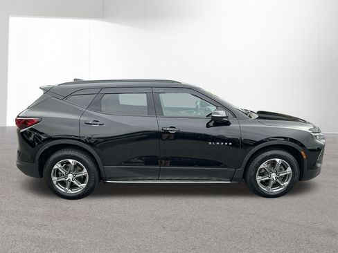 Used 2024 Chevrolet Blazer LT AWD/4WD image 2