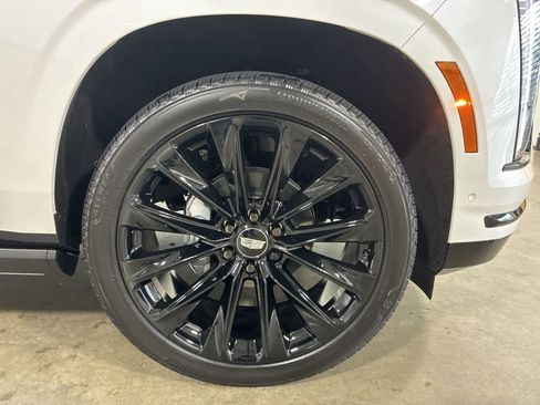 Used 2025 Cadillac Escalade Sport Platinum w/ LPO, ONYX Package image 30