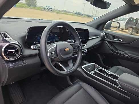 Used 2025 Chevrolet Equinox LT w/ Convenience Package II image 10