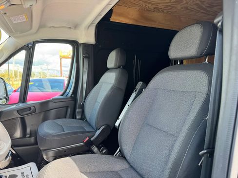 Used 2023 RAM ProMaster 2500 w/ Driver Convenience Group image 10