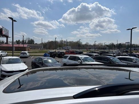 Used 2025 Chevrolet Traverse RS w/ LPO, Floor Liner Package image 4