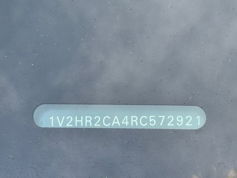 Used 2024 Volkswagen Atlas SE image 30