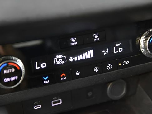 Used 2022 Mitsubishi Outlander SEL image 30