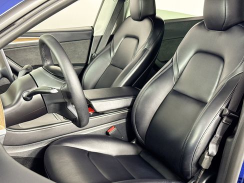 Used 2023 Tesla Model Y Long Range image 21