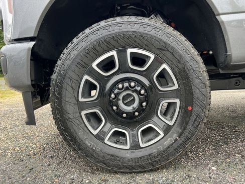 New 2025 Ford F250 Platinum image 12