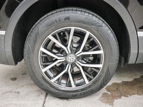 Used 2021 Volkswagen Tiguan S image 13