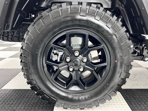 New 2025 Jeep Gladiator Sport image 10