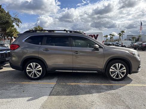 Certified 2022 Subaru Ascent Limited w/ Technology Package image 9