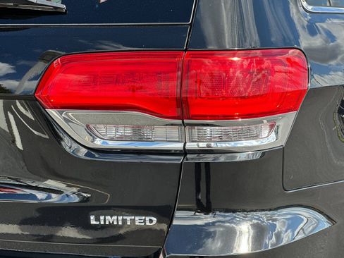 Used 2019 Jeep Grand Cherokee Limited w/ Luxury Group II RWD image 26