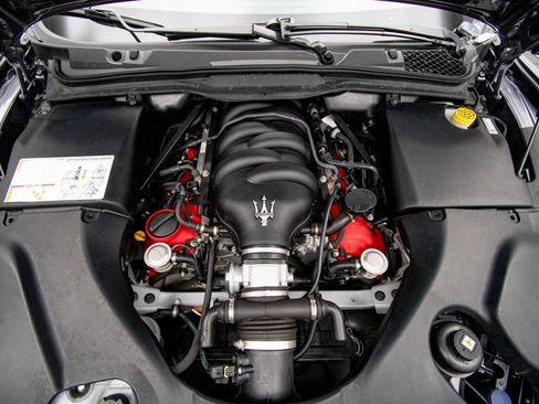 Used 2018 Maserati GranTurismo MC RWD image 41