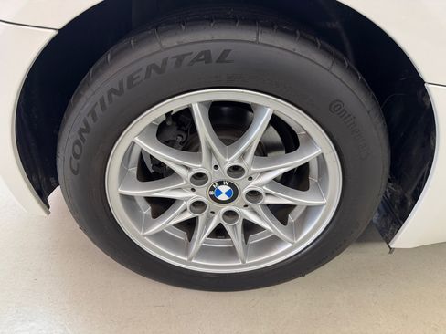 Used 2004 BMW Z4 2.5i image 25