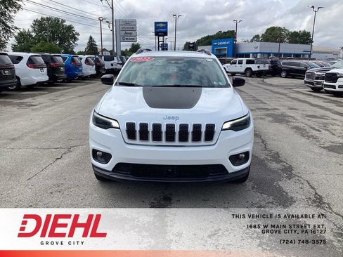 Used 2022 Jeep Cherokee Latitude Lux w/ Sun & Sound Group AWD/4WD image 2