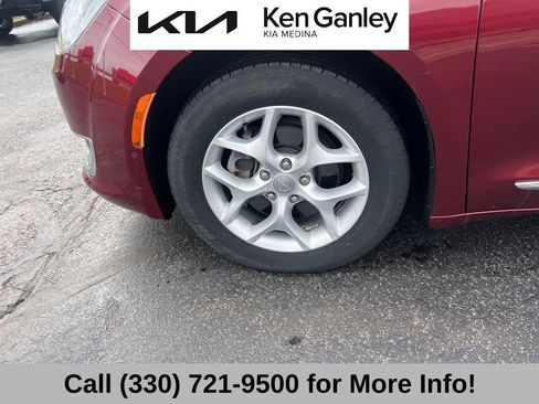 Used 2017 Chrysler Pacifica Touring-L Plus w/ Advanced Safetytec Group image 16