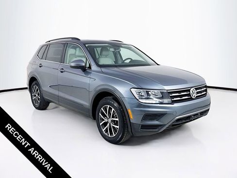 Used 2019 Volkswagen Tiguan SE w/ Panoramic Sunroof Package FWD image 1