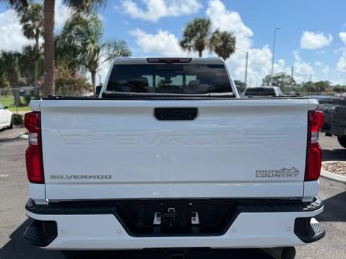 Used 2022 Chevrolet Silverado 2500 High Country w/ Z71 Off-Road Package AWD/4WD image 6