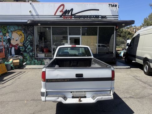 Used 1994 Chevrolet S10 Pickup LS RWD image 3