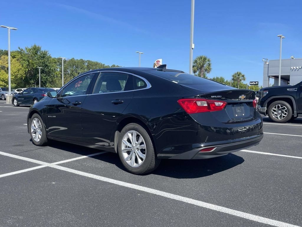 Used 2025 Chevrolet Malibu LT FWD image 5