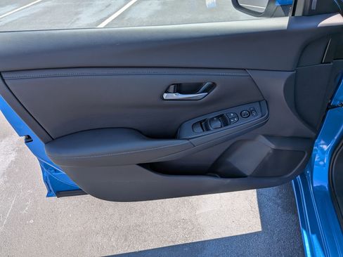 Used 2025 Nissan Sentra SV image 12