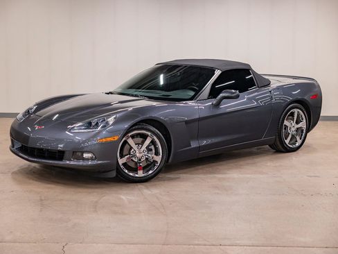 Used 2010 Chevrolet Corvette Convertible w/ Preferred Equipment Group RWD image 21